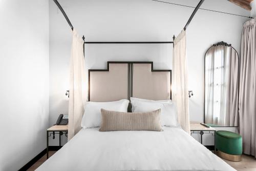 Imagen de la habitación del Hotel Casa Palacete Tablas. Foto 6