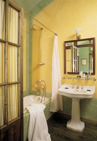 Imagen de la habitación del Hotel Casa Palacio de Carmona. Foto 8