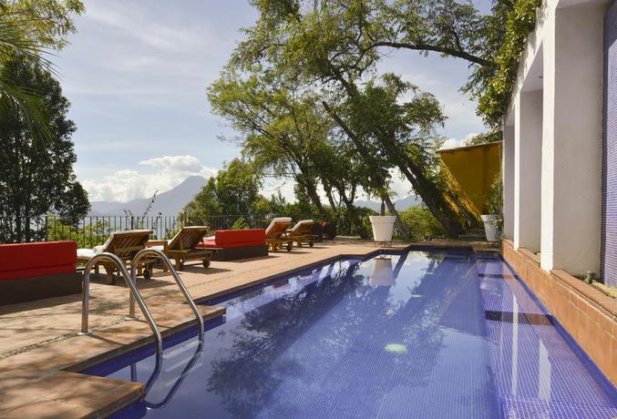 Imagen de la piscina del Hotel Casa Palopo. Foto 12
