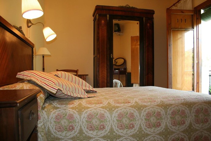 Imagen de la habitación del Hotel Casa Peix. Foto 2