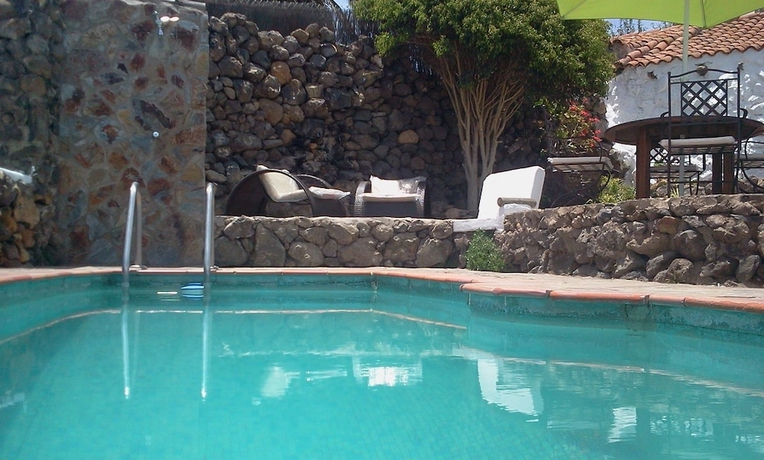 Imagen de la piscina del Hotel Casa Pepa. Foto 19