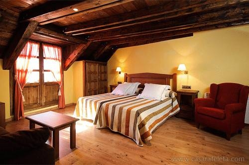 Imagen de la habitación del Hotel Casa Rafeleta Hotel. Foto 11