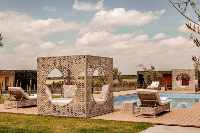 Imagen de la piscina del Hotel Casa Ra&iacute;ces Luxury and Vi&ntilde;edo. Foto 19