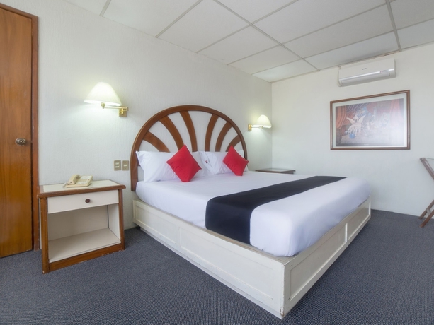 Imagen de la habitación del Hotel Casa Real Celaya. Foto 2