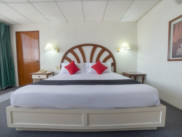 Imagen de la habitación del Hotel Casa Real Celaya. Foto 8