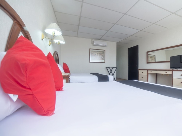 Imagen de la habitación del Hotel Casa Real Celaya. Foto 11