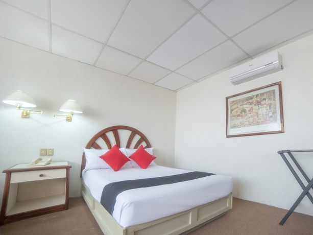 Imagen de la habitación del Hotel Casa Real Celaya. Foto 12