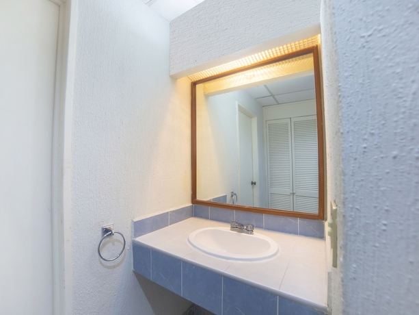 Imagen de la habitación del Hotel Casa Real Celaya. Foto 13