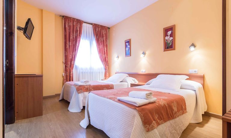 Imagen de la habitación del Hotel Casa Reboiro. Foto 12