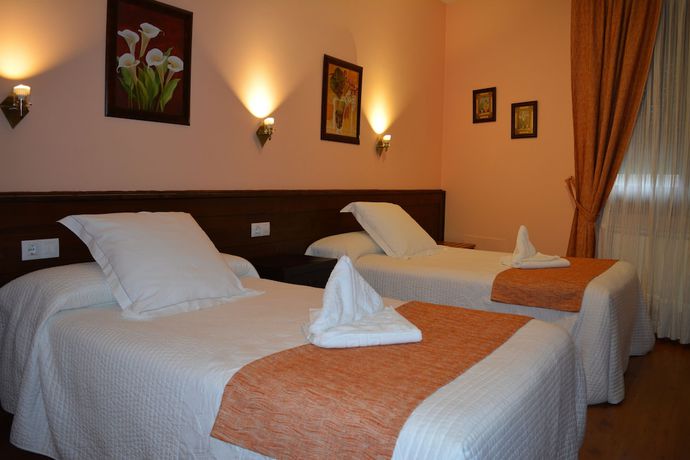 Imagen de la habitación del Hotel Casa Reboiro. Foto 14