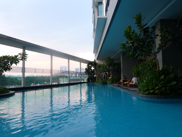 Imagen de la piscina del Hotel Casa Residence Suites. Foto 17
