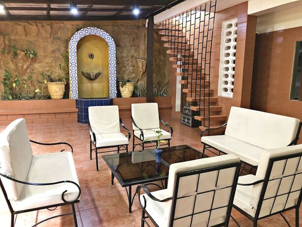 Imagen general del Hotel Casa Roces Bed And Breakfast. Foto 16