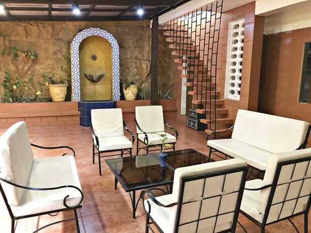 Imagen de los interiores del Hotel Casa Roces Bed And Breakfast. Foto 32