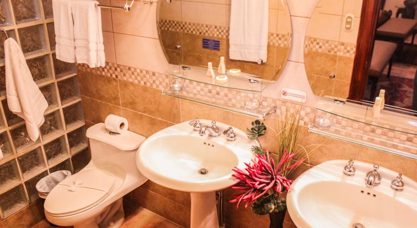 Imagen de la habitación del Hotel Casa Roland San José. Foto 4