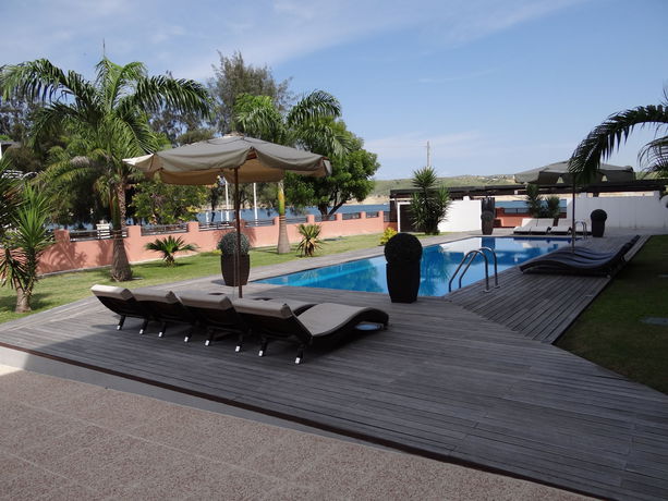 Imagen de la piscina del Hotel Casa Rosa, Lobito. Foto 16