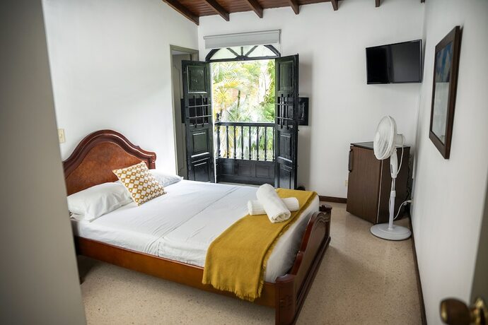 Imagen de la habitación del Hotel Casa Rosales. Foto 11