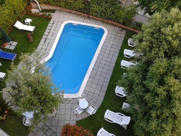 Imagen de la piscina del Hotel Casa Rossa. Foto 18