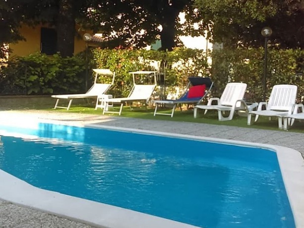 Imagen de la piscina del Hotel Casa Rossa, Vico. Foto 20