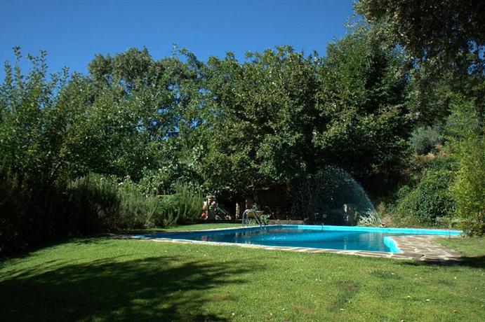 Imagen de la piscina del Hotel Casa Rural Arbillas. Foto 17