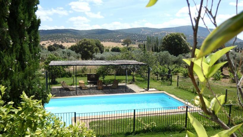 Imagen de la piscina del Hotel Casa Rural Finca El Azahar. Foto 10