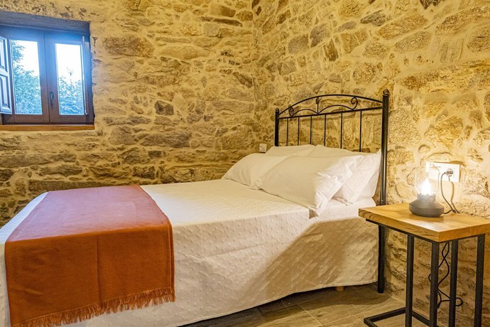 Imagen de la habitación del Hotel Casa Rural Laxido. Foto 13