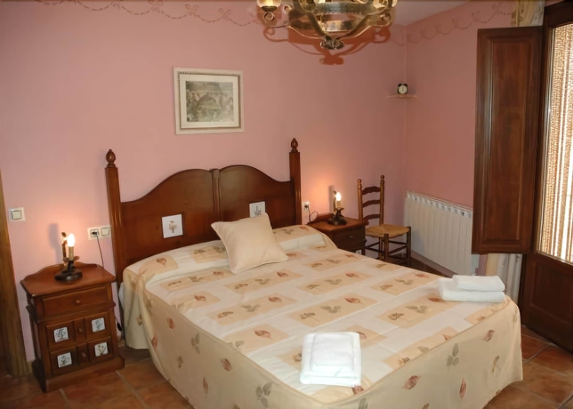 Imagen de la habitación del Hotel Casa Rural Nuri de Rei A y B. Foto 3