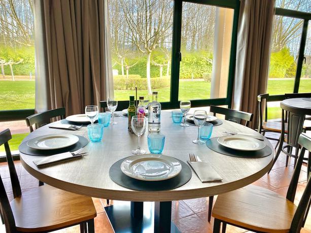 Imagen del bar/restaurante del Hotel Casa Santa Elena. Foto 3