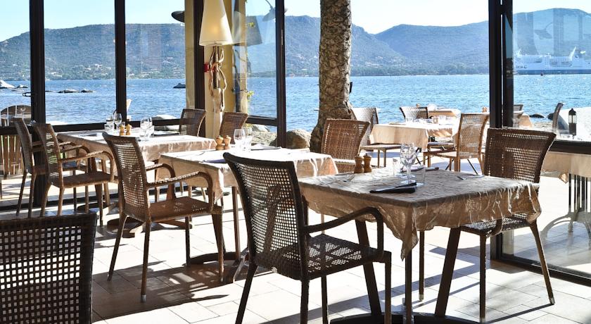 Imagen del bar/restaurante del Hotel Casa Santini X Roc Seven. Foto 2