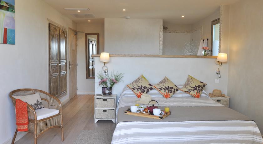 Imagen de la habitación del Hotel Casa Santini X Roc Seven. Foto 3