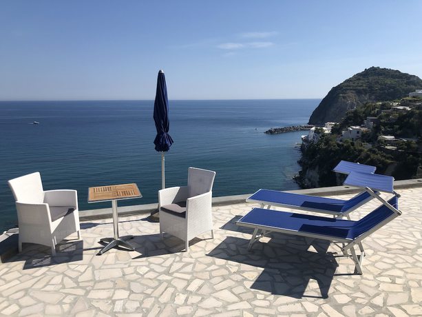 Imagen de los exteriores del Hotel Casa Sofia, Sant'Angelo. Foto 14