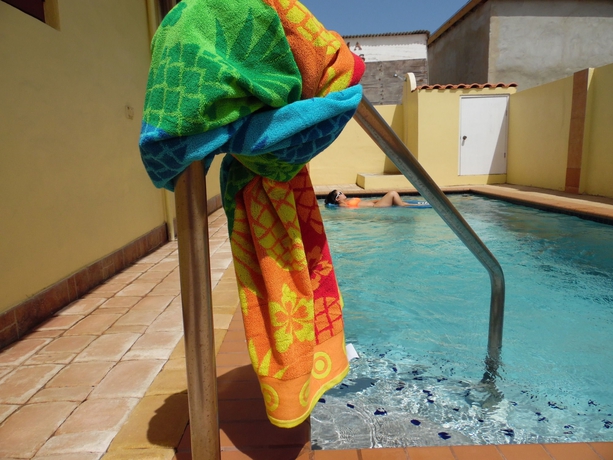 Imagen de la piscina del Hotel Casa Sue. Foto 14