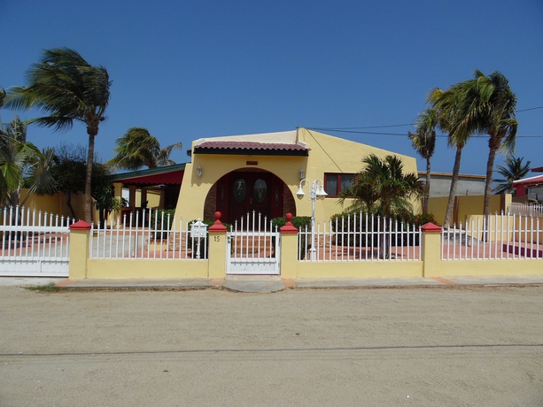 Imagen de los exteriores del Hotel Casa Sue. Foto 13