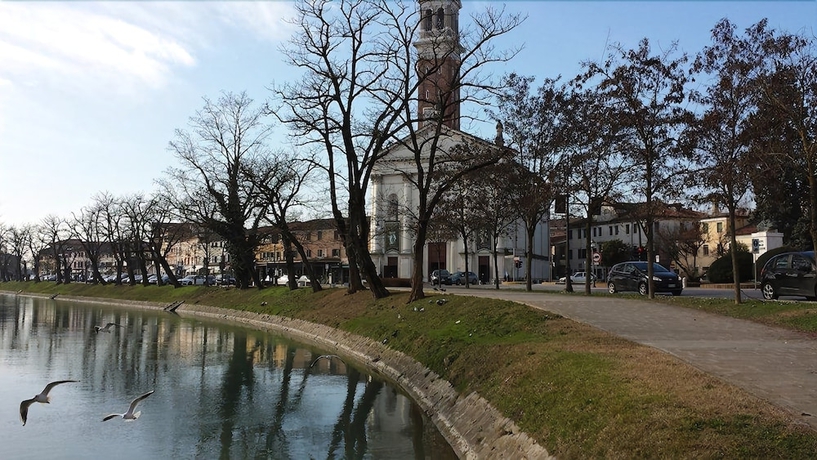 Imagen de los exteriores del Hotel Casa Taty. Foto 15