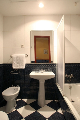 Imagen de la habitación del Hotel Casa Teva Barcelona. Foto 5