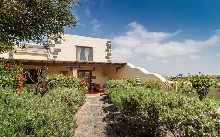 Imagen de los exteriores del Hotel Casa Tomaren. Foto 12