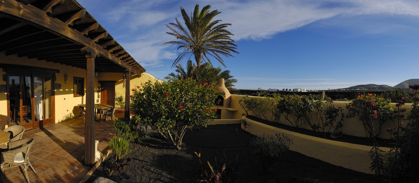 Imagen de los exteriores del Hotel Casa Tomaren. Foto 14