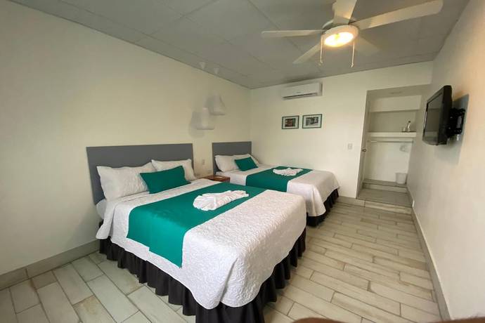 Imagen de la habitación del Hotel Casa Turquesa. Foto 13