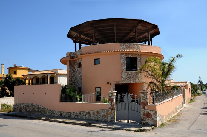Imagen general del Hotel Casa Vacanze La Torre Del Sole. Foto 6