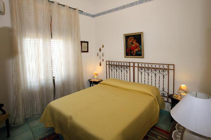 Imagen de la habitación del Hotel Casa Vacanze Porta Carini. Foto 3