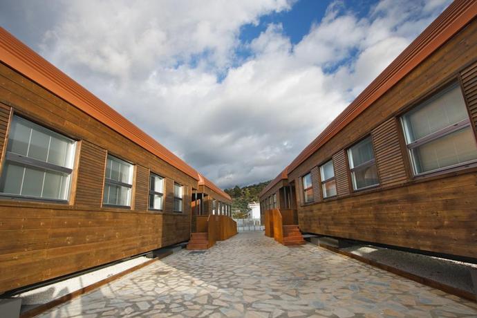 Imagen de los exteriores del Hotel Casa Vagón Vía Verde Sierra. Foto 9