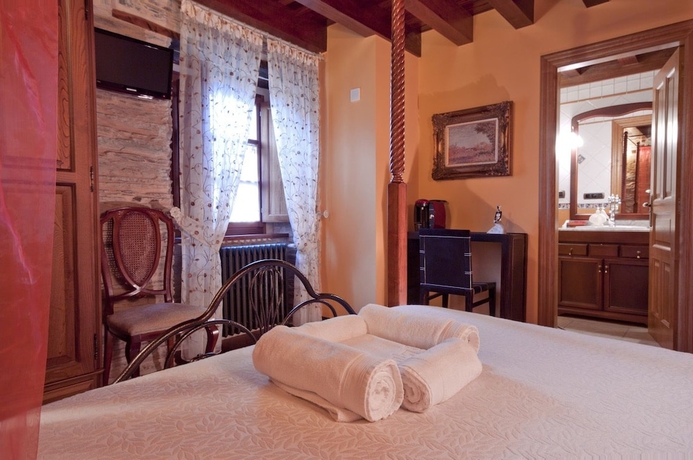 Imagen de la habitación del Hotel Casa Valraiña. Foto 13