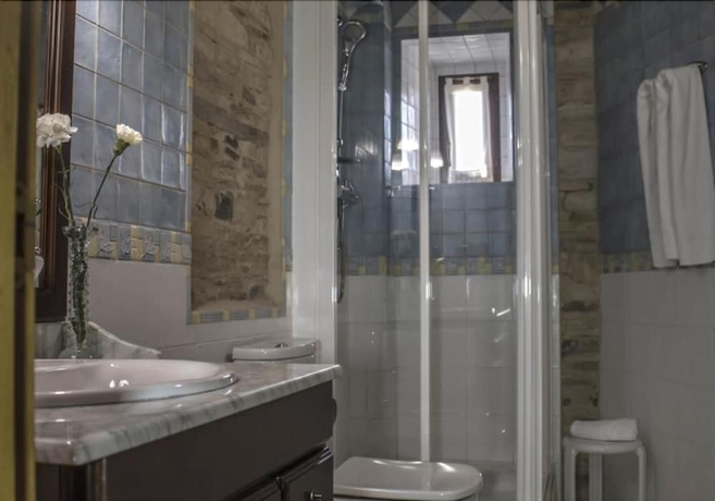 Imagen de la habitación del Hotel Casa Valraiña. Foto 17