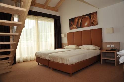 Imagen de la habitación del Hotel Casa Vigolana Natural Garn&igrave;. Foto 4