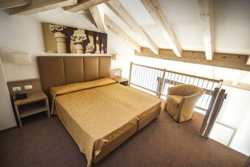 Imagen de la habitación del Hotel Casa Vigolana Natural Garn&igrave;. Foto 10