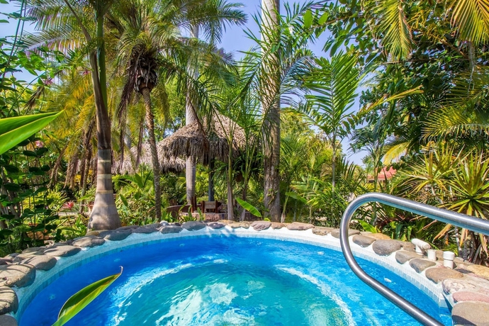 Imagen de la piscina del Hotel Casa Virgilios Bandb. Foto 16