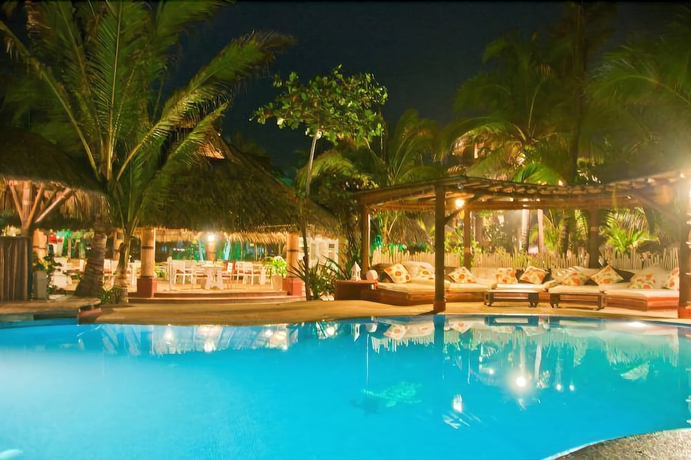 Imagen de la piscina del Hotel Casa Yalma Kaan Sensor. Foto 18