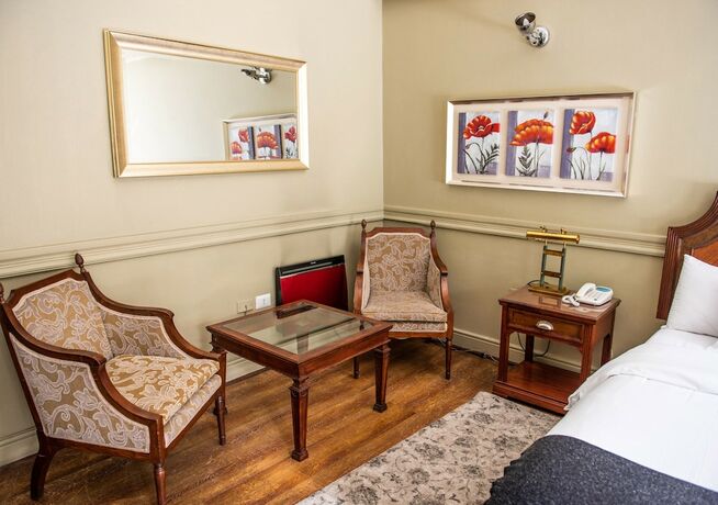 Imagen de la habitación del Hotel Casa Zañartu. Foto 19