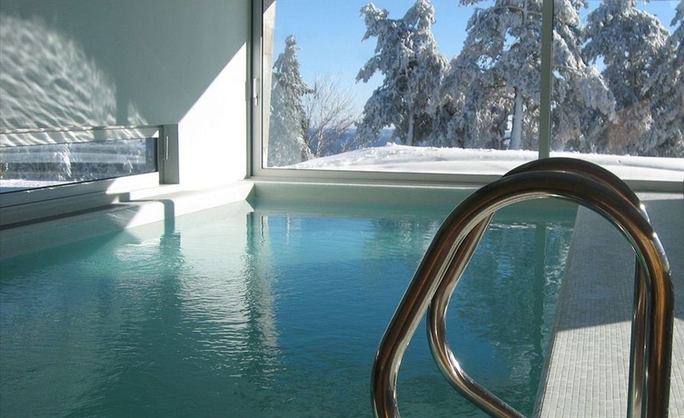 Imagen de la piscina del Hotel Casa das Penhas Douradas - Burel Expedition Hotel. Foto 15