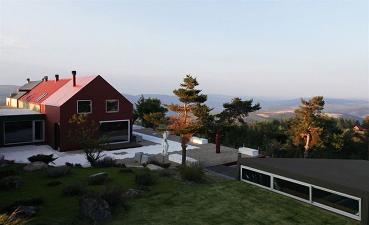 Imagen de los exteriores del Hotel Casa das Penhas Douradas - Burel Expedition Hotel. Foto 5