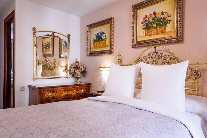 Imagen de la habitación del Hotel Casa de Reyes. Foto 13